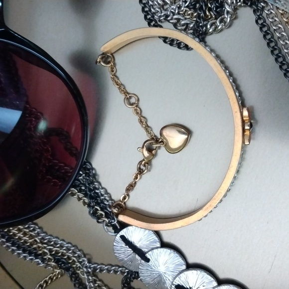 Guess women's sunglasses with Guess necklace 2 set earrings +bracelet - Picture 4 of 17